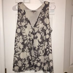 J Jill  Floral Grey and white sleeveless top SizeL